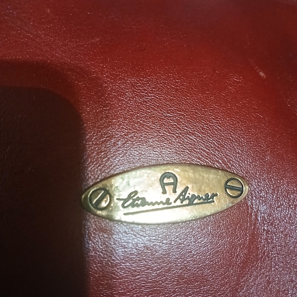 Etienne Aigner Brown Leather Handbag  Structured Design - Picture 2 of 9